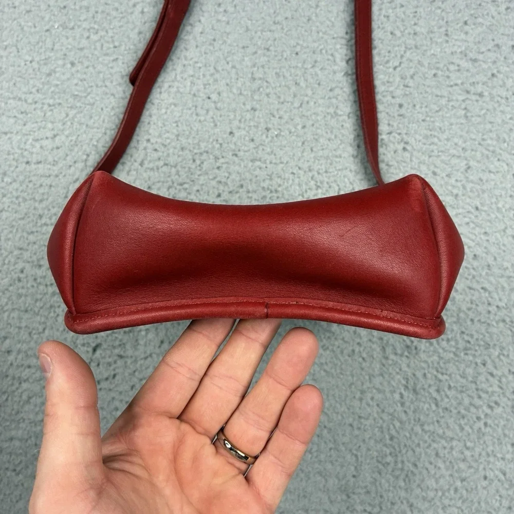 Vintage Coach Companion Flap 9076 Red Glovetanned Leather Crossbody USA
